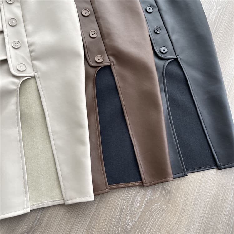 ベルト付きひざ丈合皮タイトスカート スリット入り