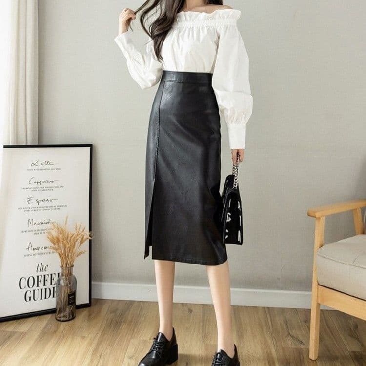 タイトスカート レザー調サイドスリット入りタイトスカート