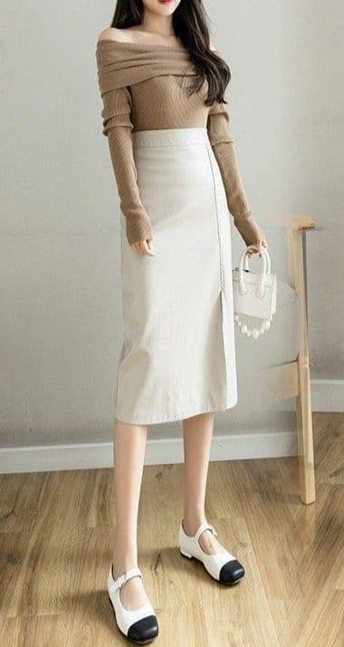 タイトスカート レザー調サイドスリット入りタイトスカート