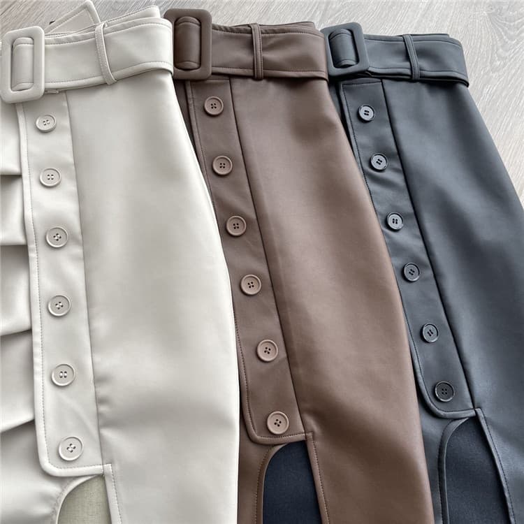 ベルト付きひざ丈合皮タイトスカート スリット入り