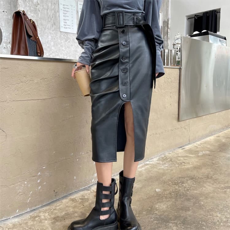 ベルト付きひざ丈合皮タイトスカート スリット入り
